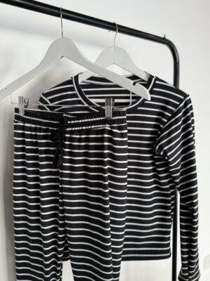 PIJAMA RAYAS NEGRO AZULADO
